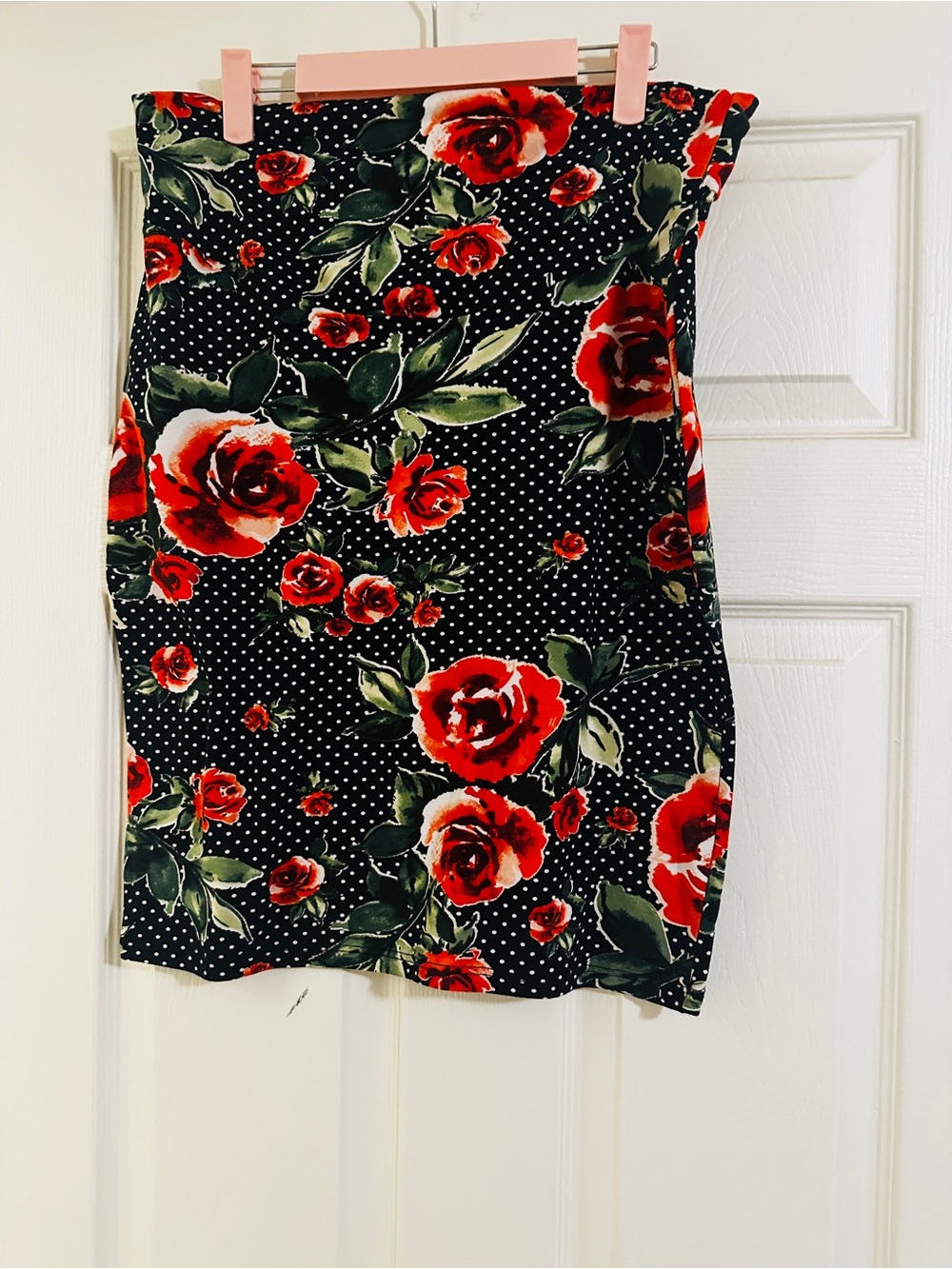 Black Floral Pencil Skirt with Red Roses